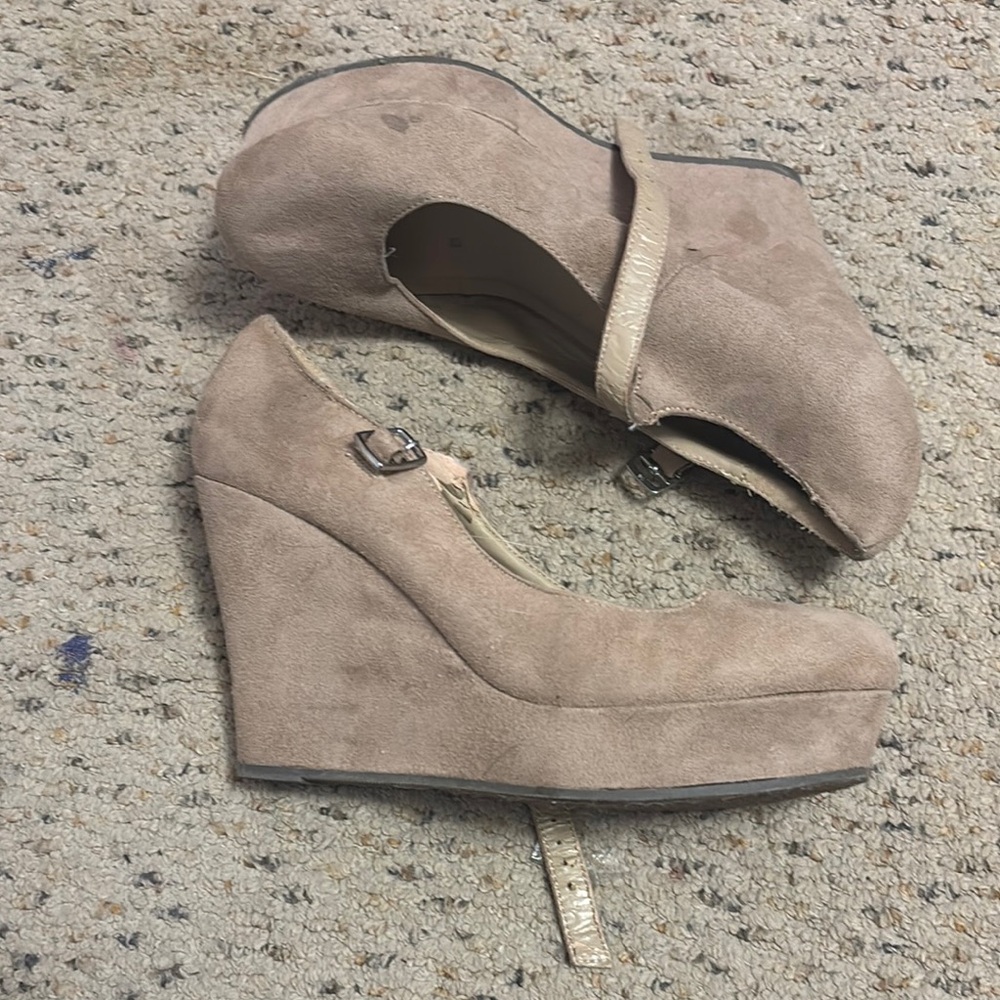 Elegant Tan Wedge Shoes size 10